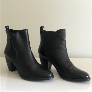 steve madden reegan bootie